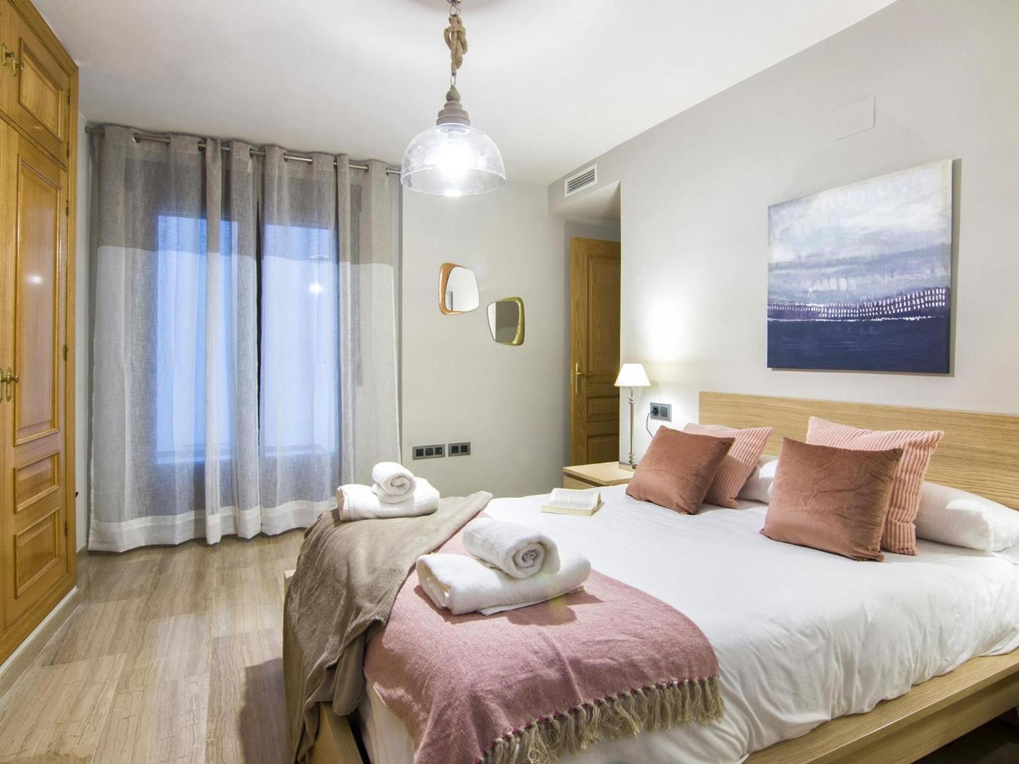 Elegant Town Hall Apartment With Views Гранада Экстерьер фото
